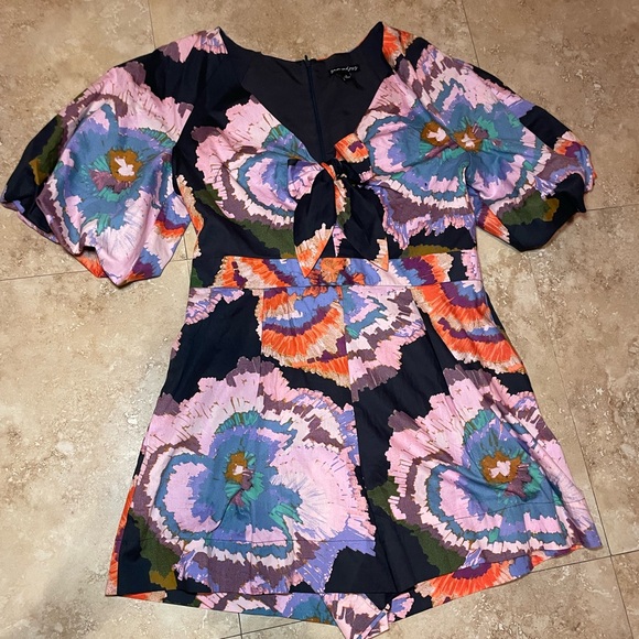 Sam and Jess Colorful Balloon Sleeve Romper Size Large - Picture 2 of 11